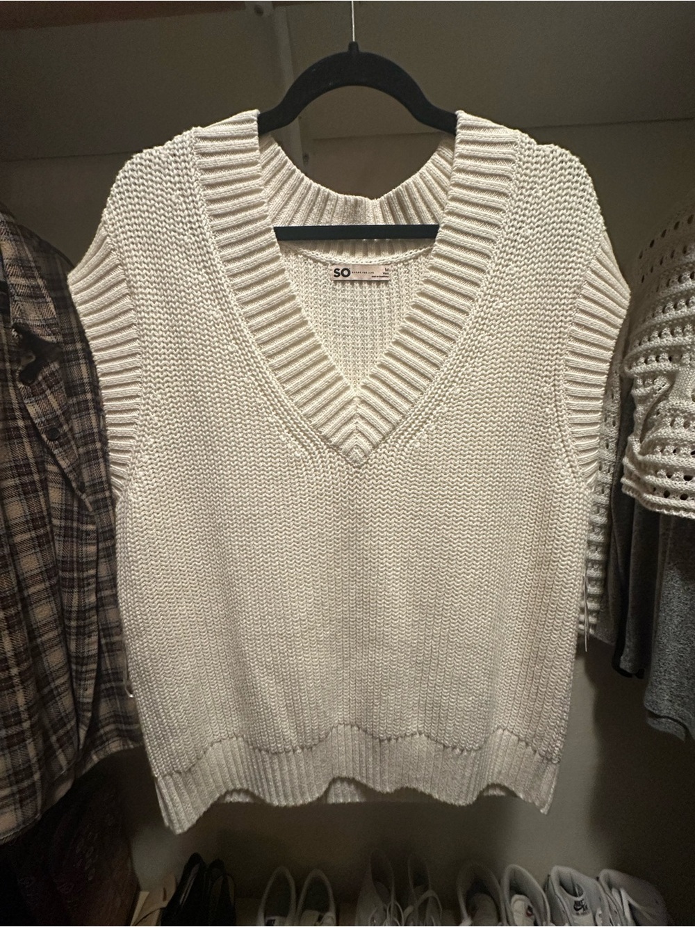 SO Ivory V-Neck Sleeveless Knit Sweater Vest